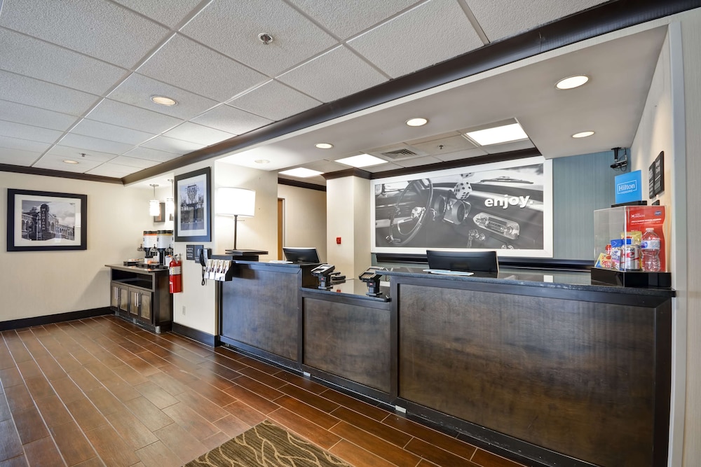 hampton inn detroit northville