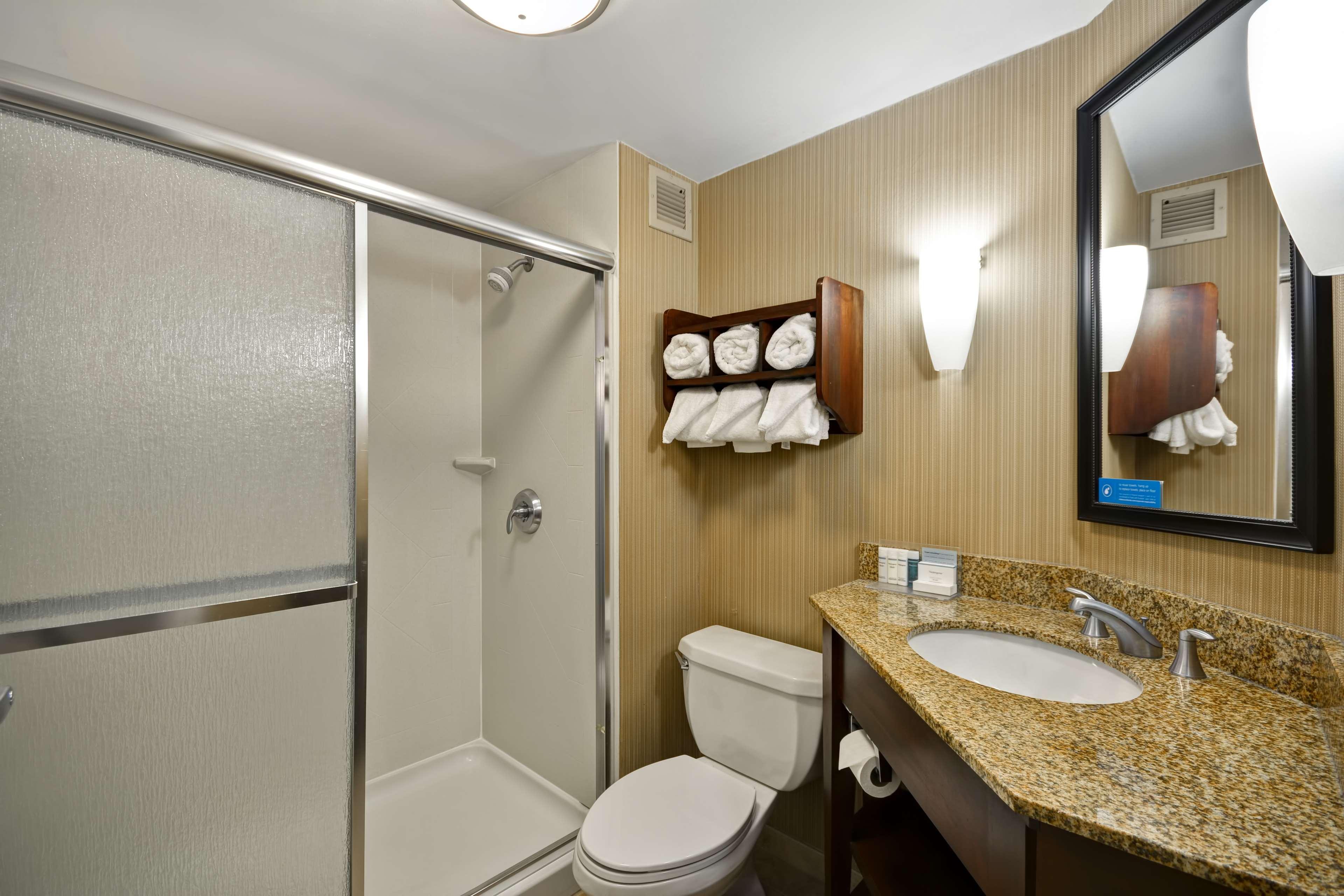 hampton inn detroit northville