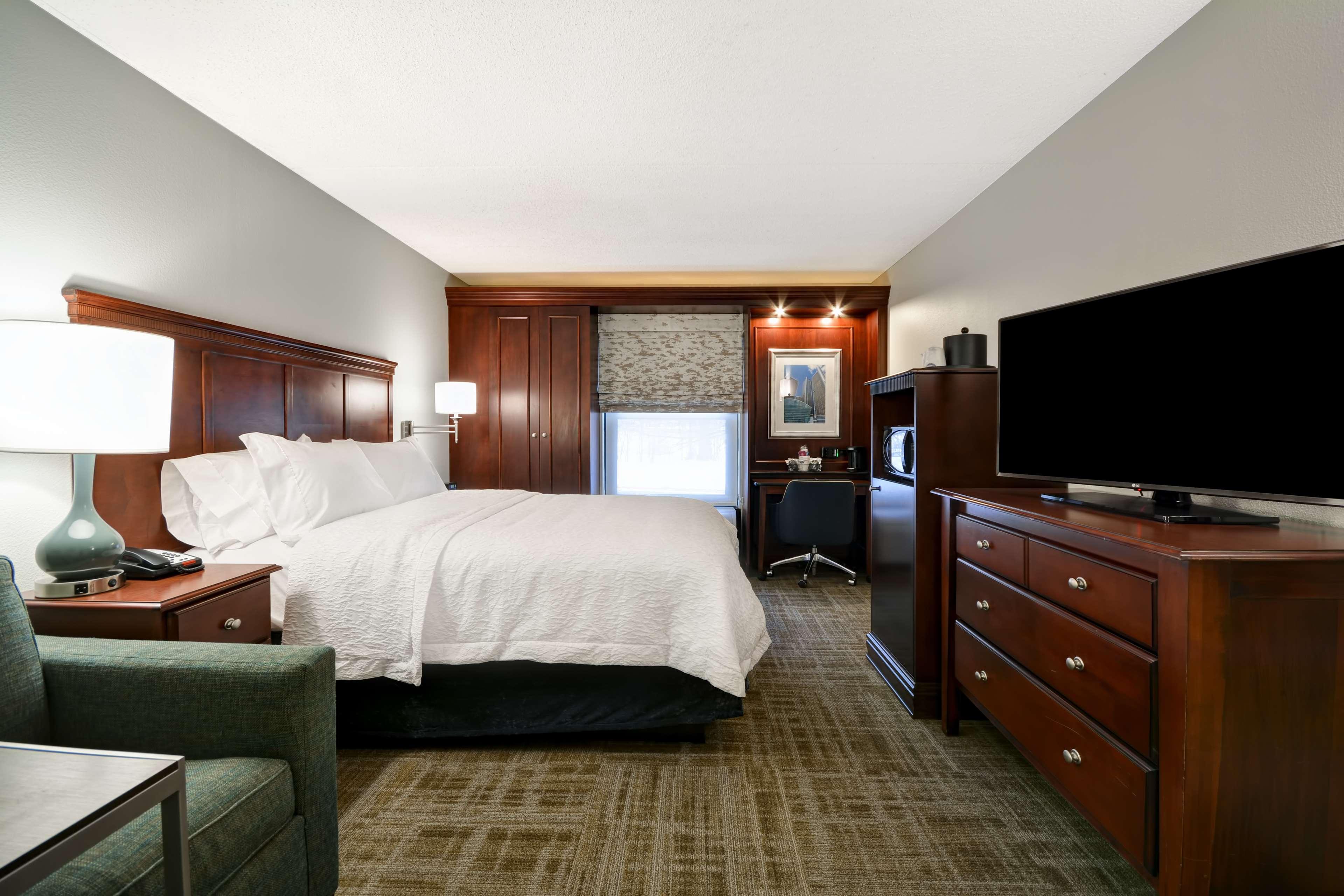 hampton inn detroit northville