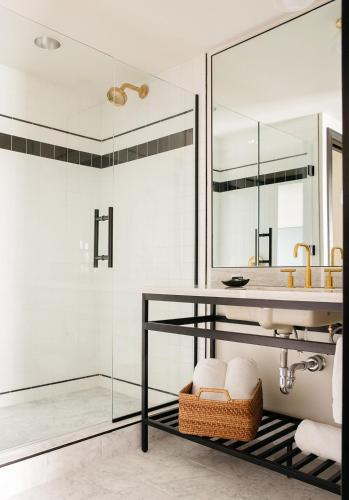 Emeline,Near College Of Charleston,4 star