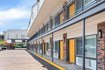 days inn by wyndham eugene downtown university