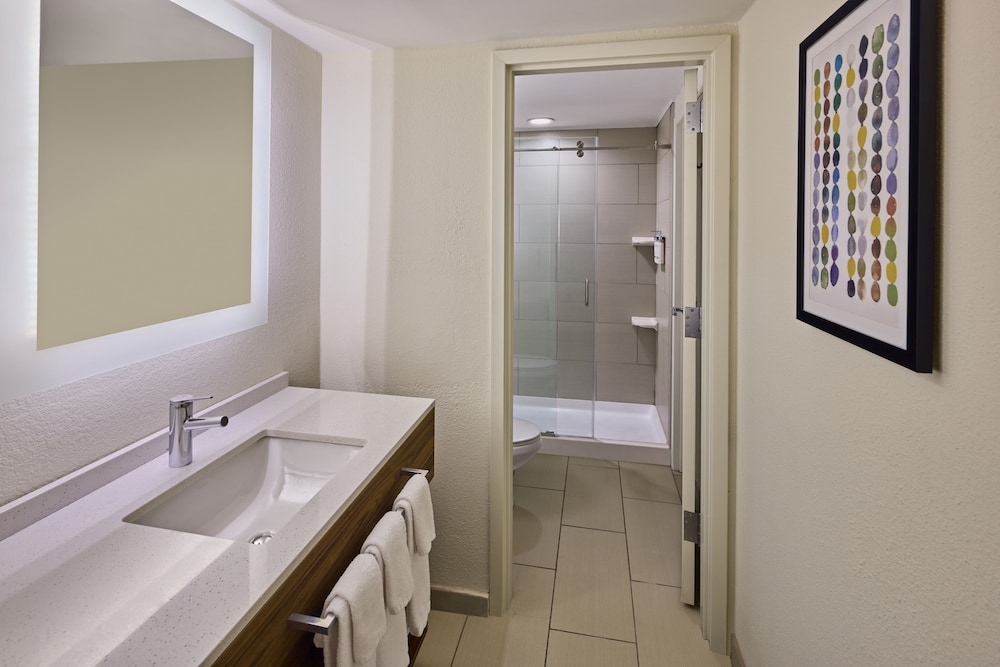 holiday inn express charleston downtown medical area