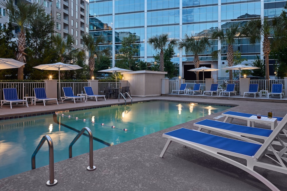 holiday inn express charleston downtown medical area