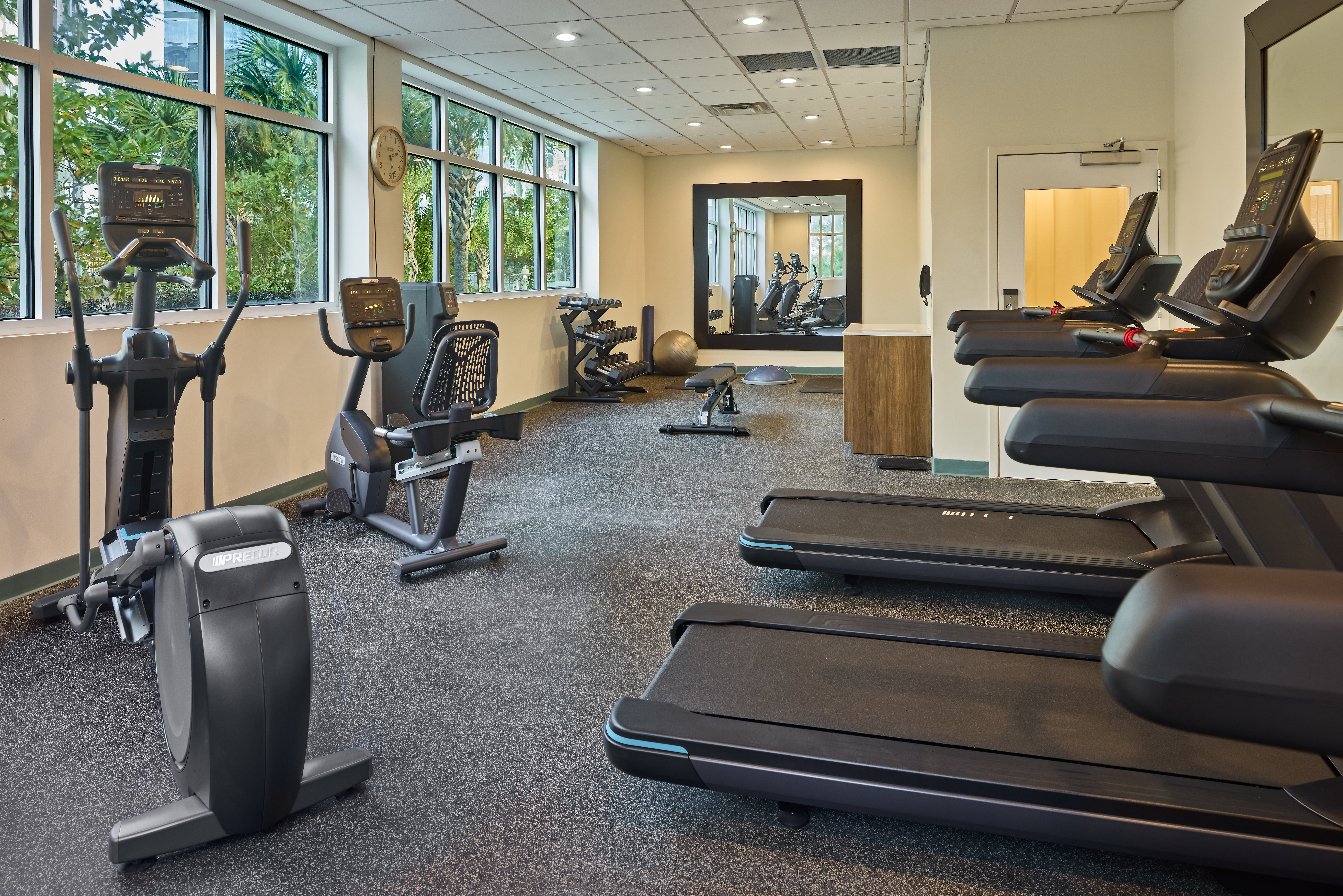 holiday inn express charleston downtown medical area