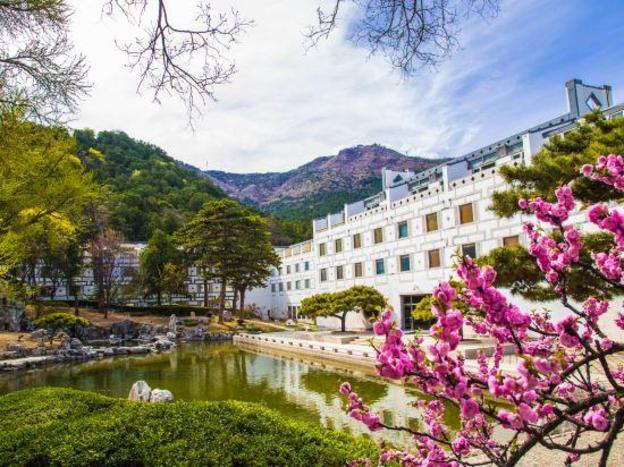 fragrant hill hotel