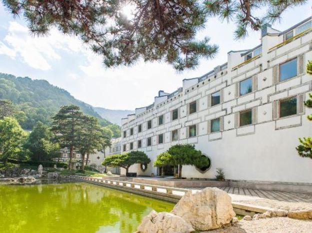 fragrant hill hotel