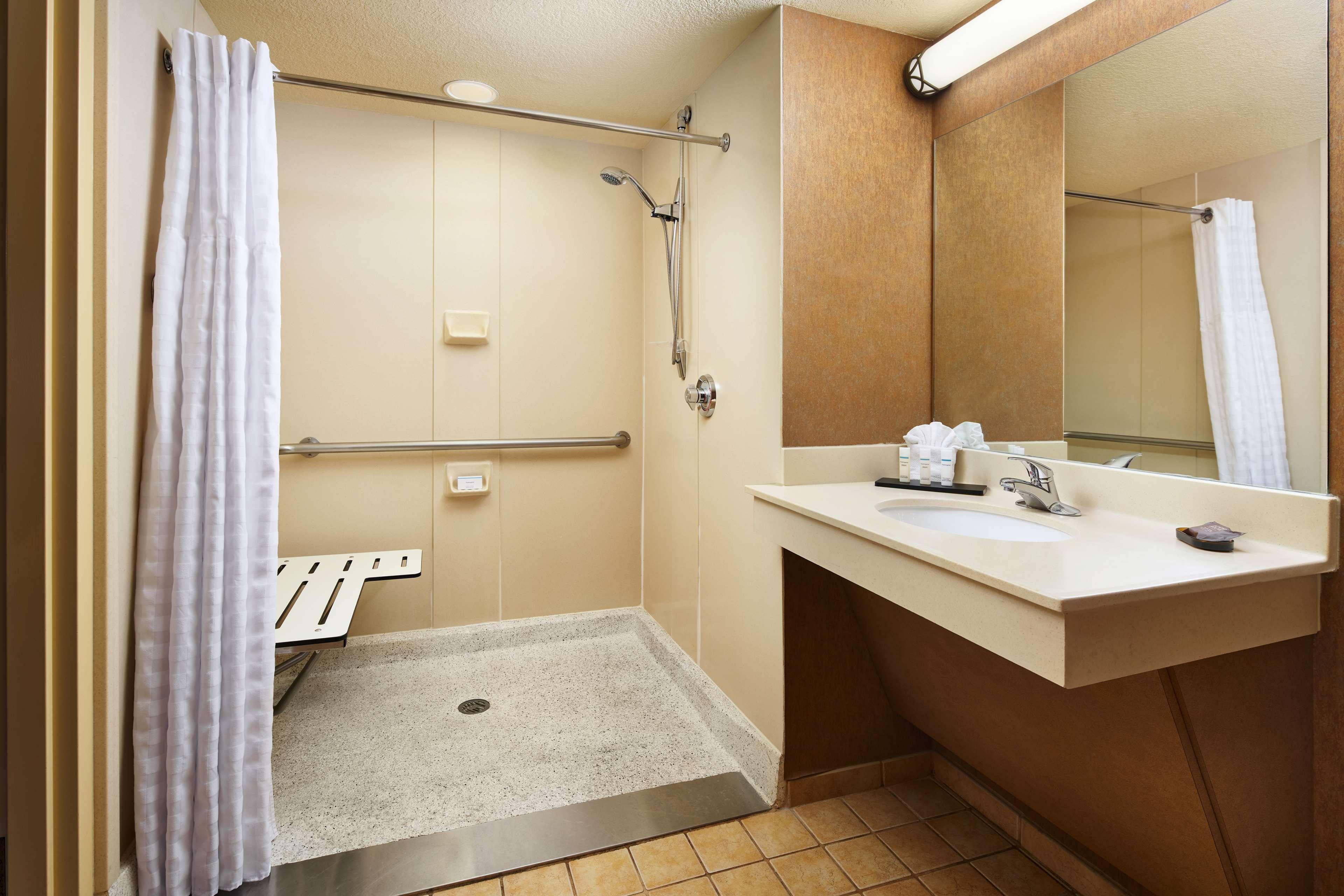 embassy suites by hilton charleston airport convention ctr