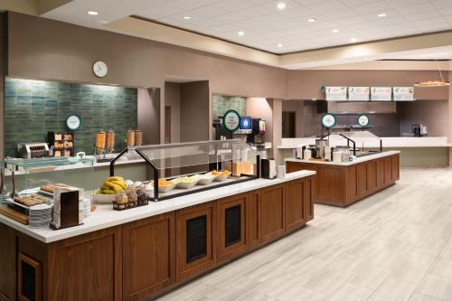 embassy suites by hilton charleston airport convention ctr
