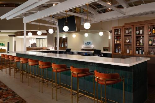 embassy suites by hilton charleston airport convention ctr