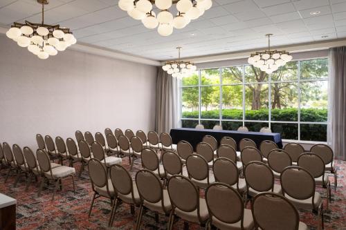 embassy suites by hilton charleston airport convention ctr