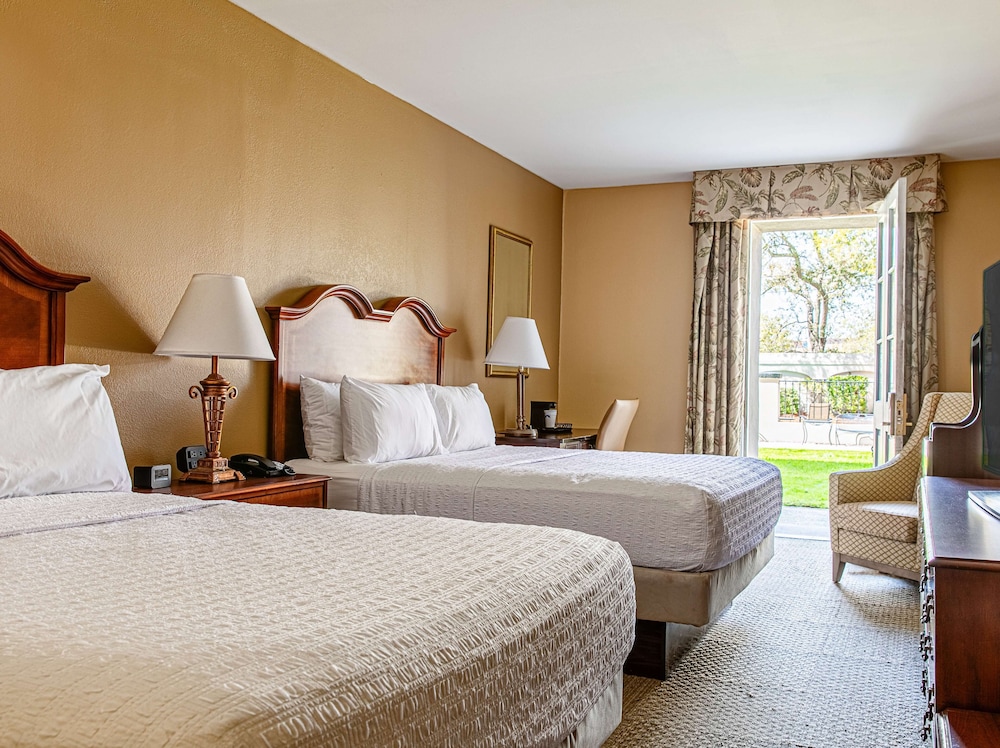 hampton inn charleston historic district