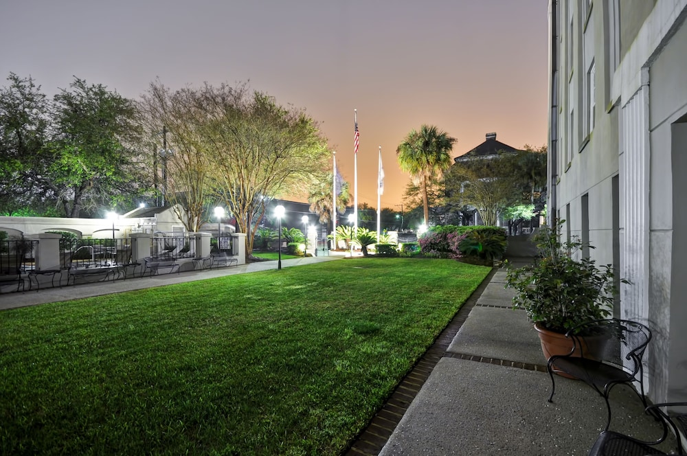 hampton inn charleston historic district