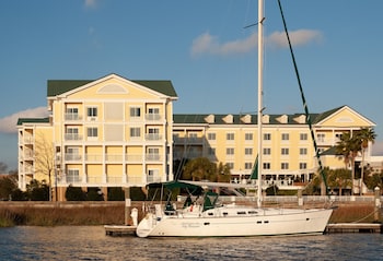 courtyard charleston waterfront by marriott