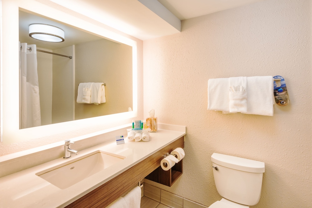holiday inn express charleston by ihg