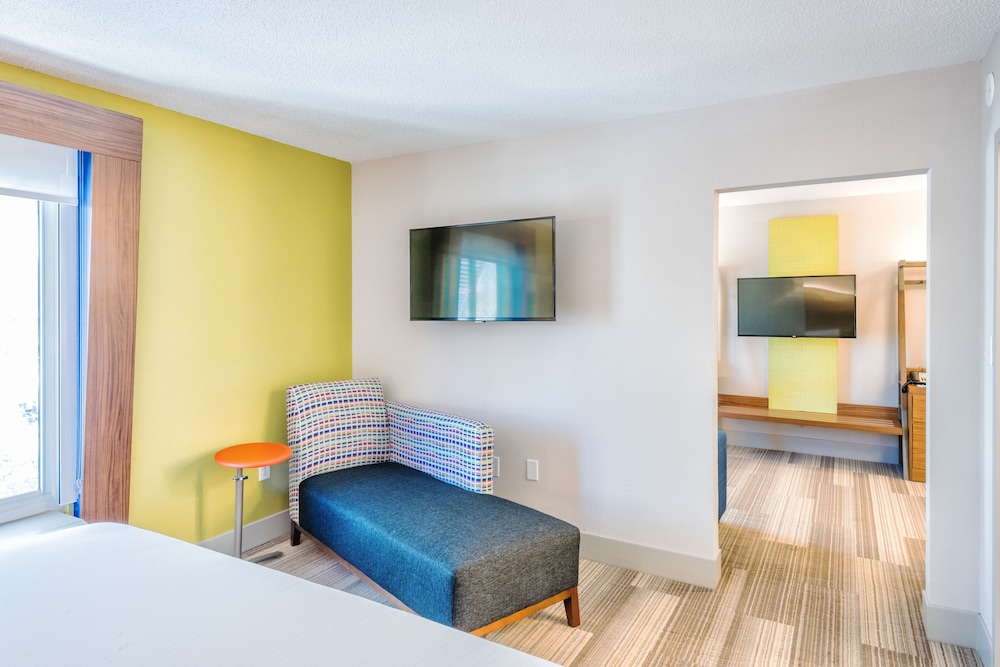 holiday inn express charleston by ihg