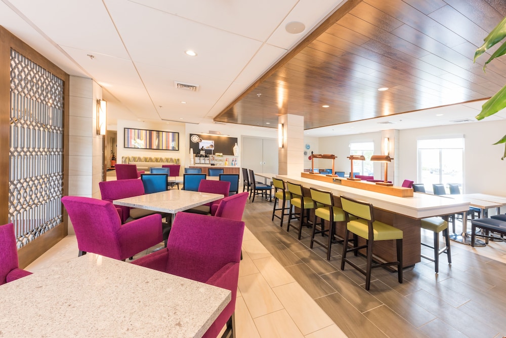 holiday inn express charleston by ihg