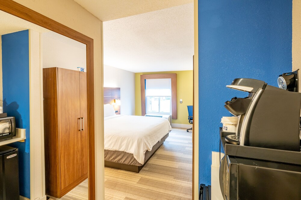 holiday inn express charleston by ihg