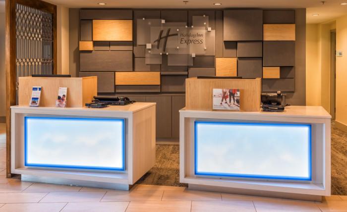 holiday inn express charleston by ihg