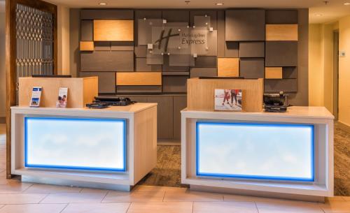holiday inn express charleston by ihg