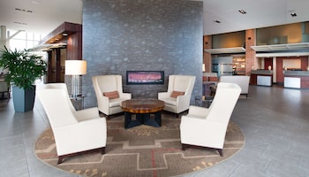 Doubletree By Hilton Hotel & Suites Charleston Airport,Charleston International Airport>>Charleston,4 star