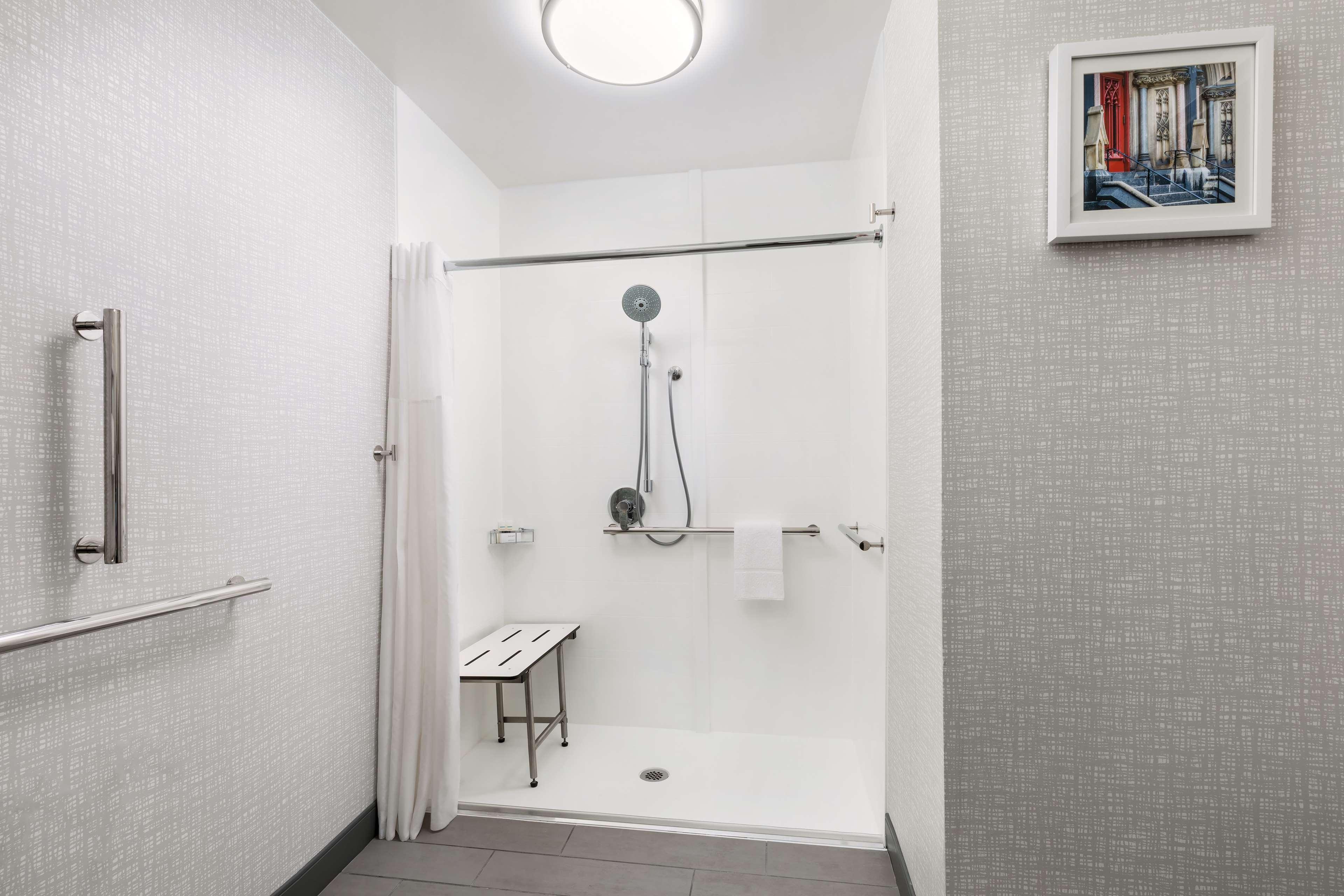hampton inn and suites baltimore inner harbor