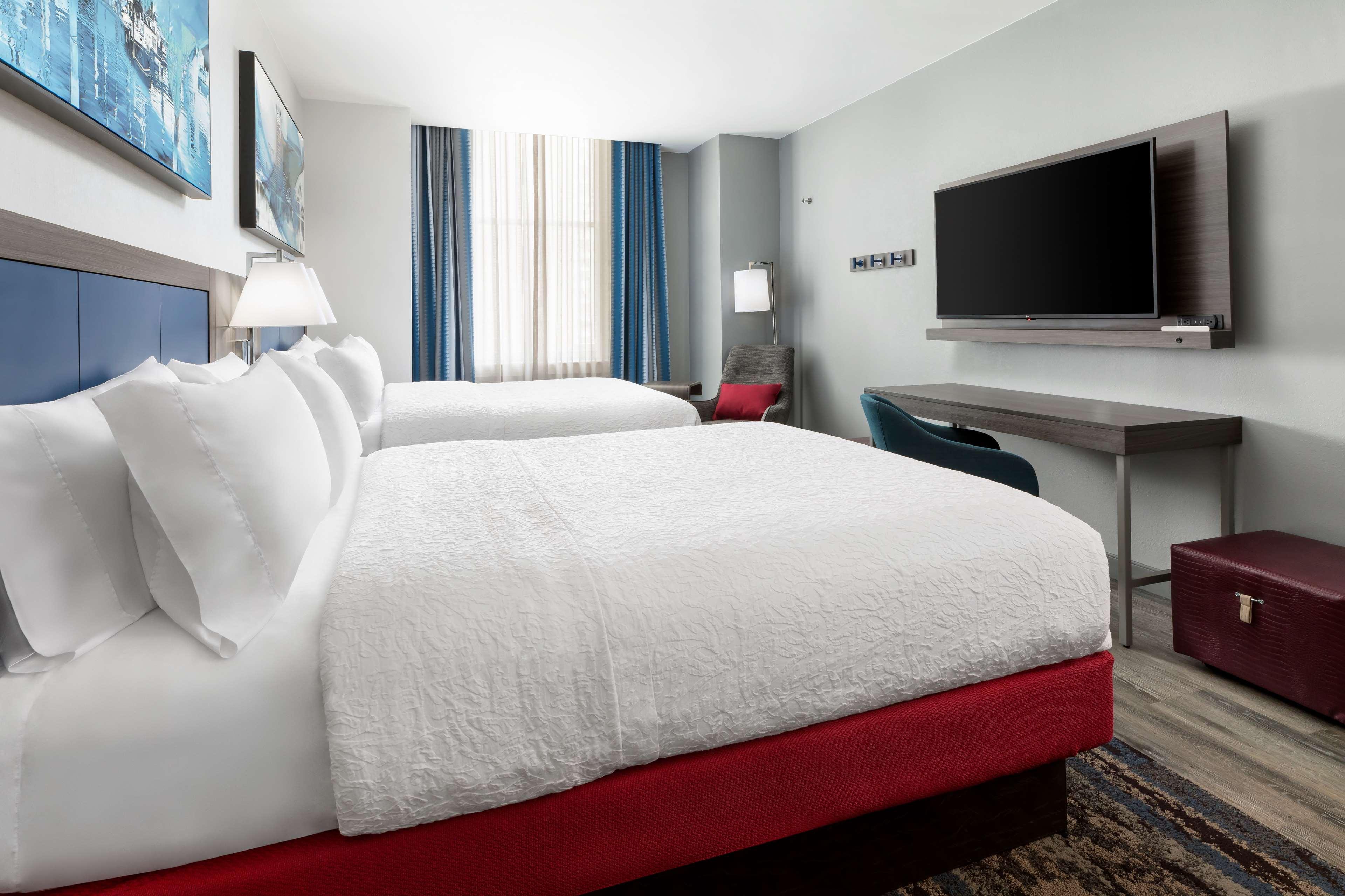 hampton inn and suites baltimore inner harbor
