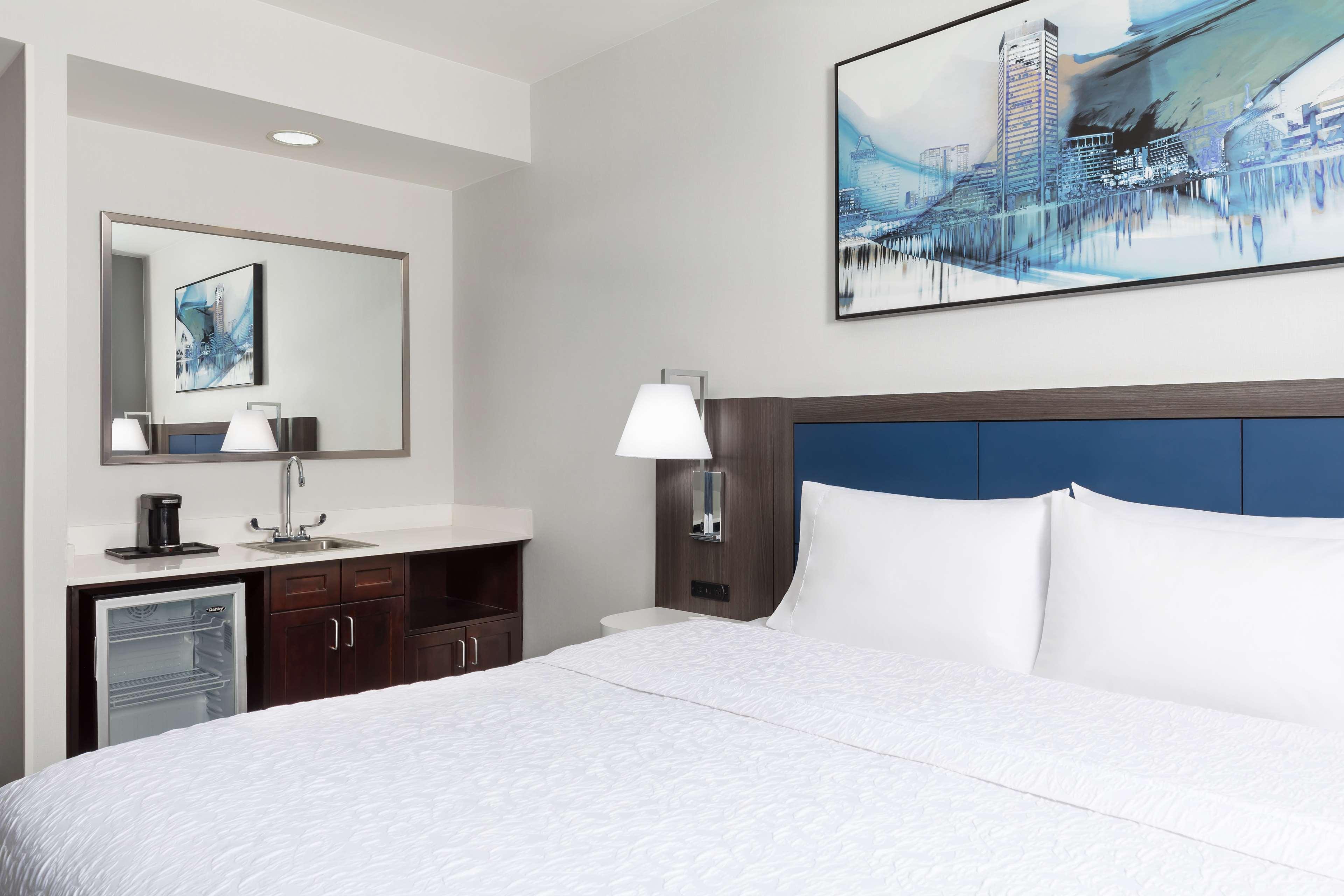 hampton inn and suites baltimore inner harbor