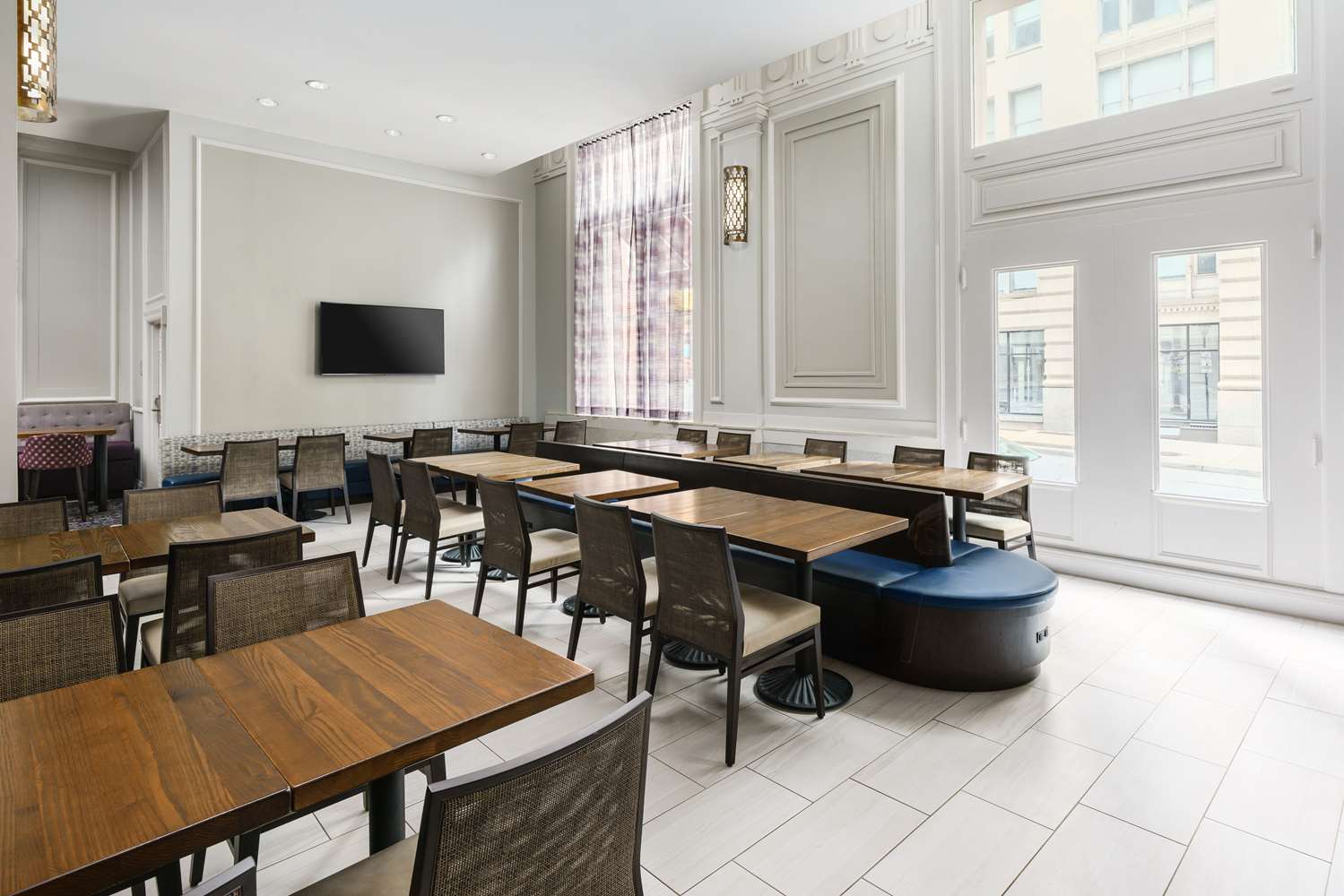 hampton inn and suites baltimore inner harbor