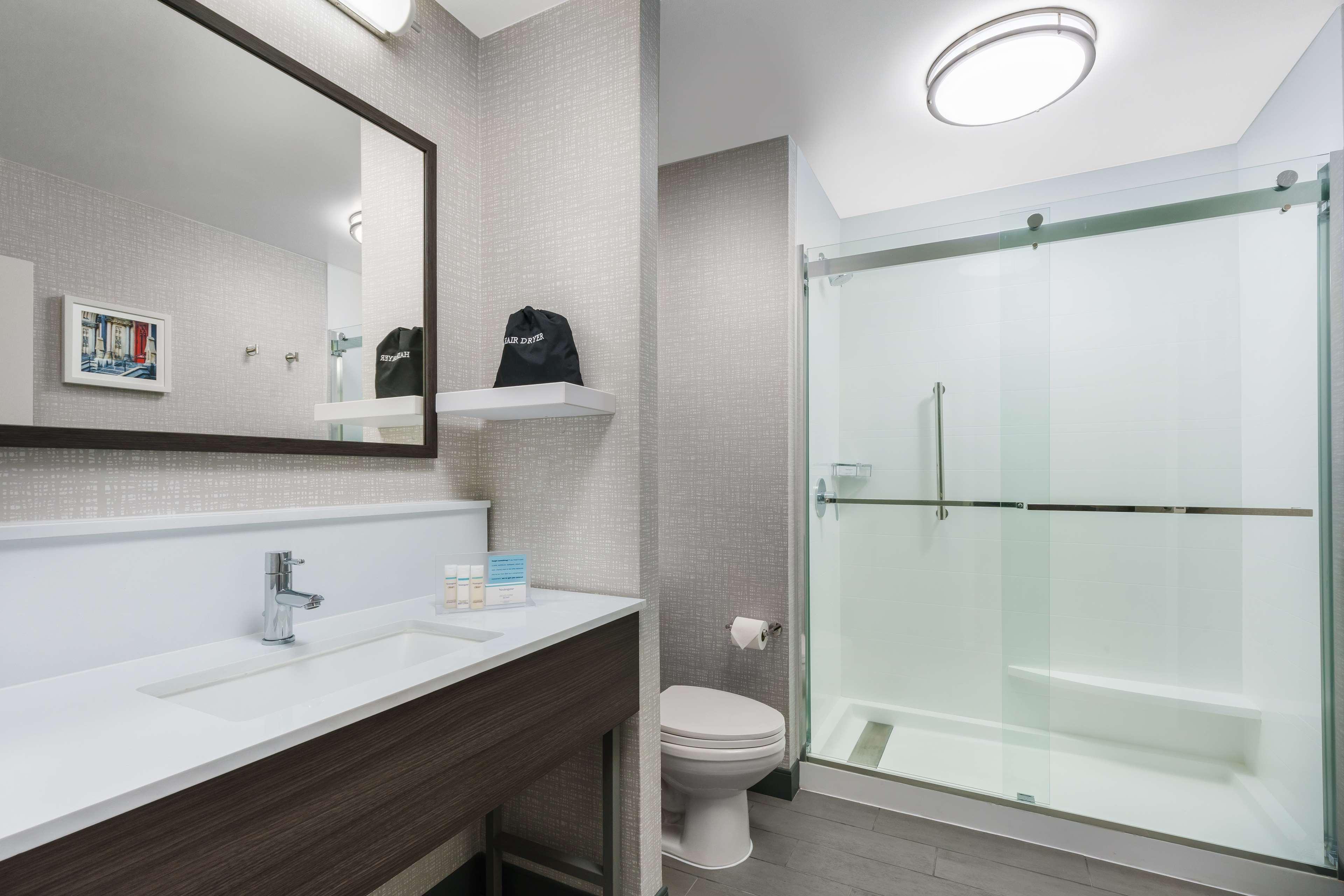 hampton inn and suites baltimore inner harbor