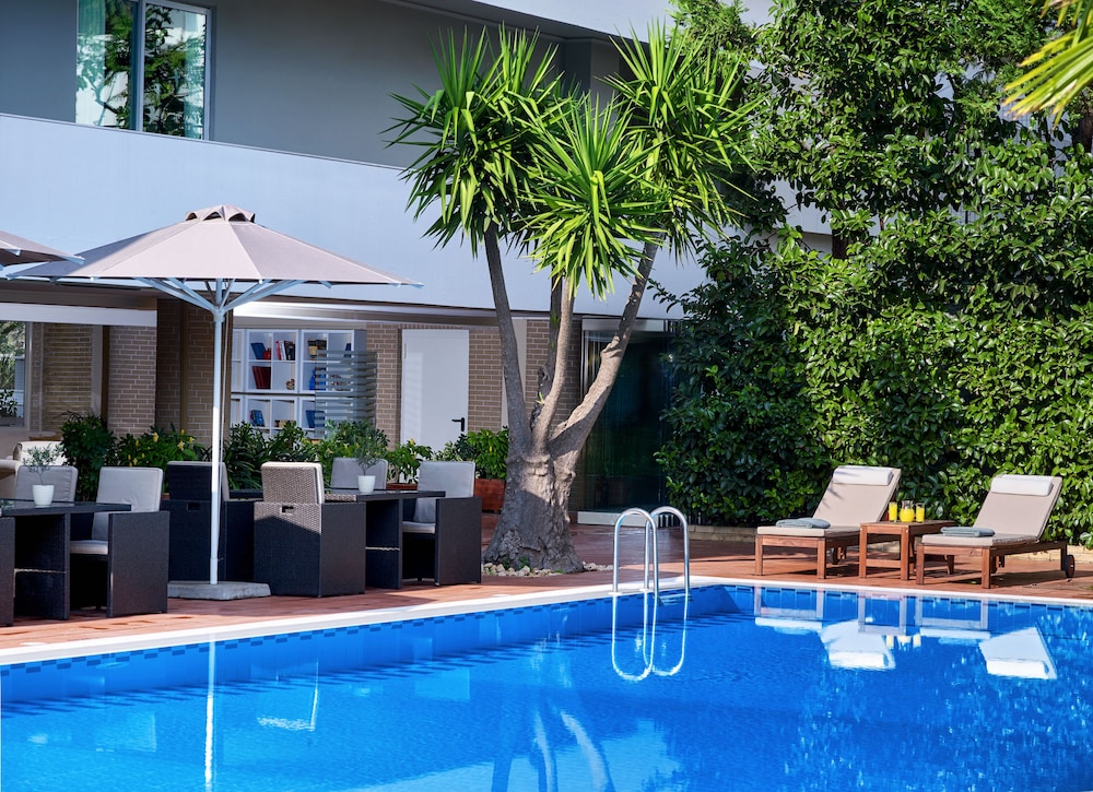 Blazer Suites Hotel,Athens Coast>>Athens,4 star