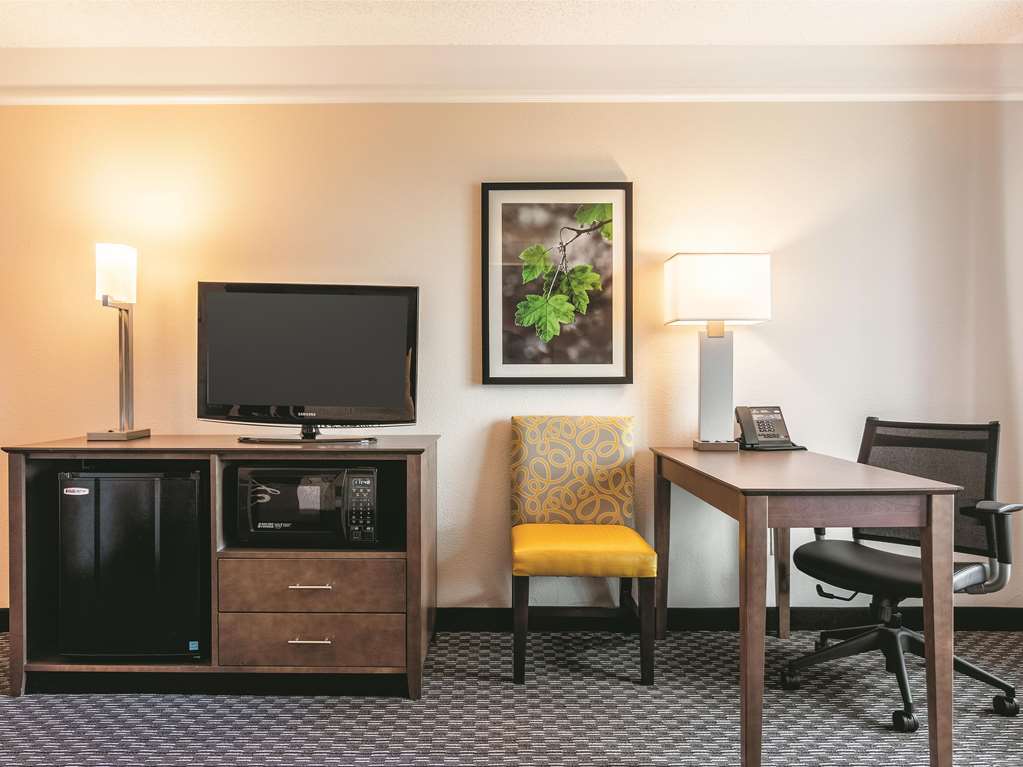 la quinta inn and suites by wyndham shreveport airport