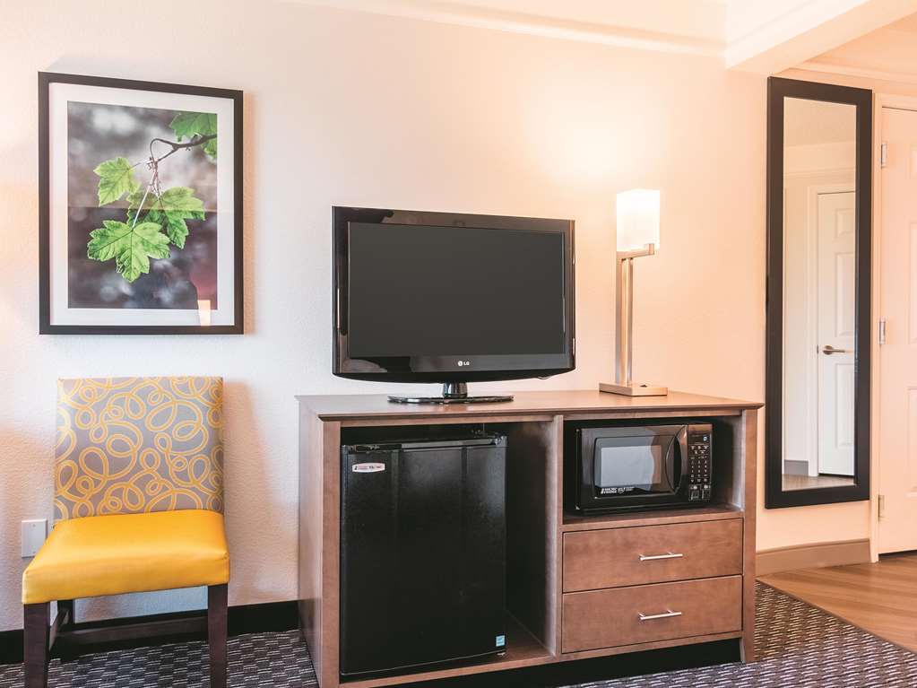 la quinta inn and suites by wyndham shreveport airport