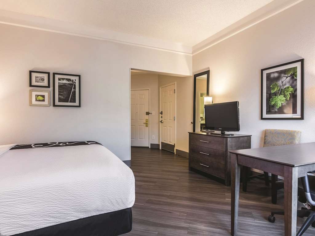 la quinta inn and suites by wyndham shreveport airport