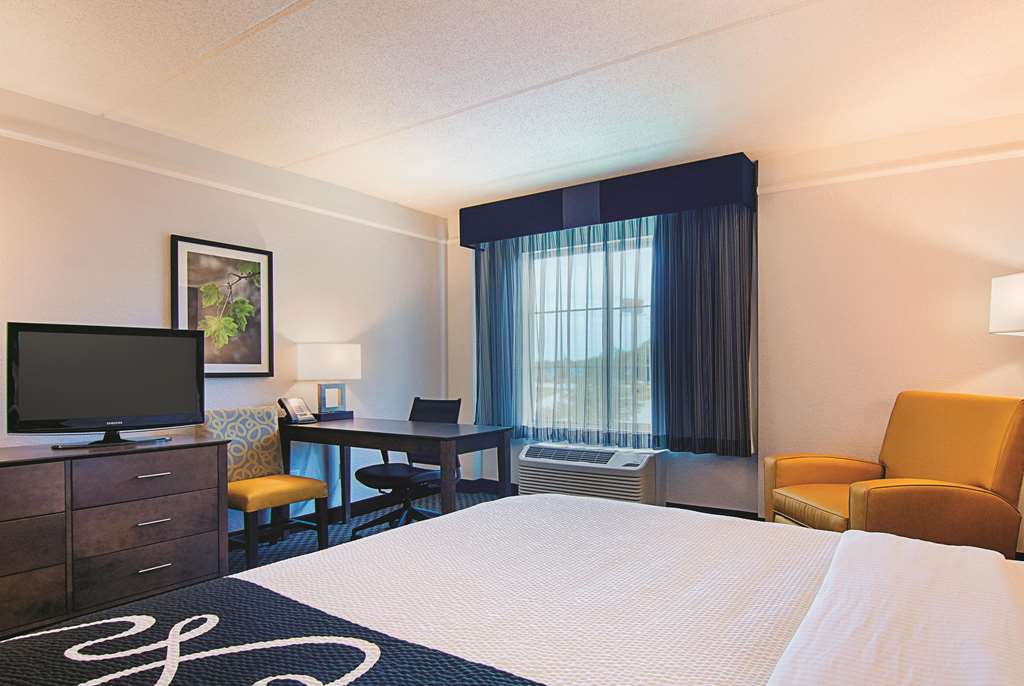 la quinta inn and suites by wyndham shreveport airport