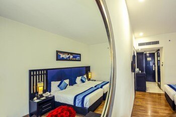 hotel mint ebony