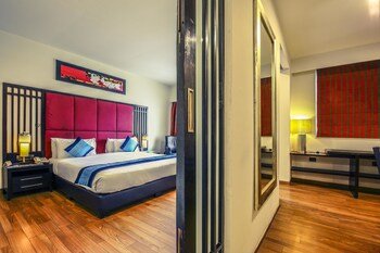 hotel mint ebony
