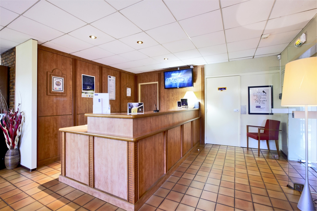 kyriad geneve saint genis pouilly