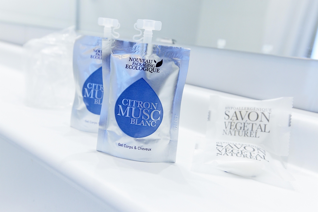 kyriad geneve saint genis pouilly