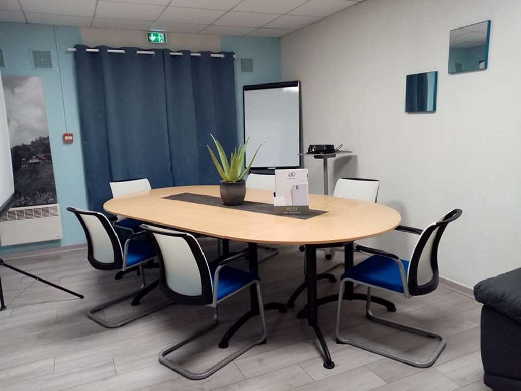 kyriad geneve saint genis pouilly