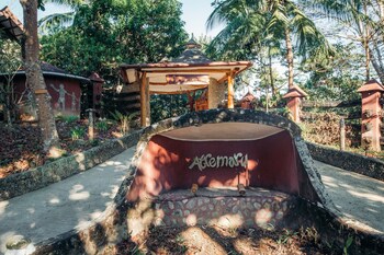 atremaru jungle retreat