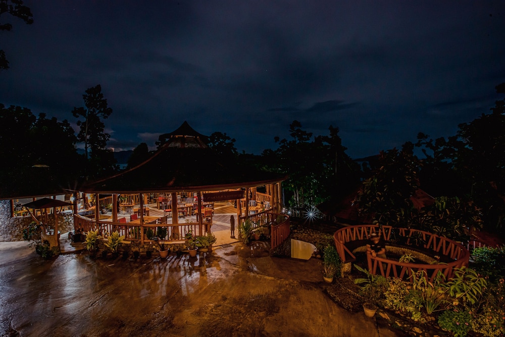 atremaru jungle retreat