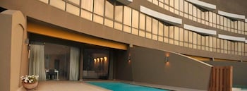 The Dragon Hotel And Resort,Bahrain>>Amwaj Islands,4 star