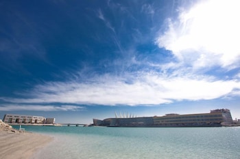 The Dragon Hotel And Resort,Bahrain>>Amwaj Islands,4 star