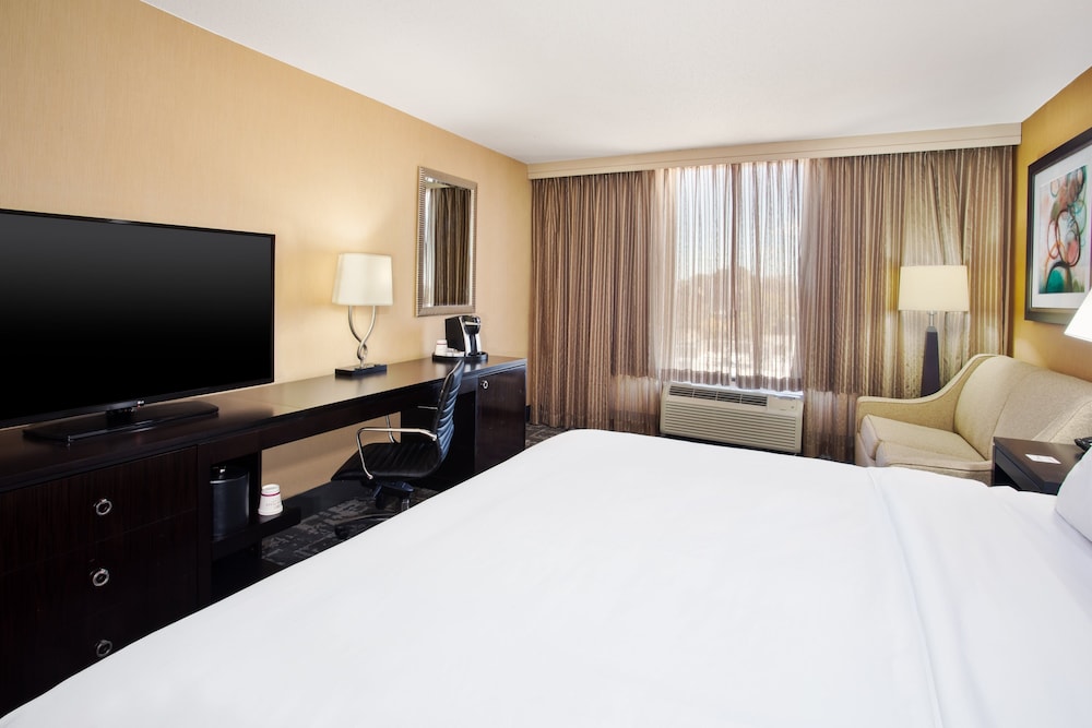 crowne plaza hotel greenville i 385 roper mtn rd by ihg