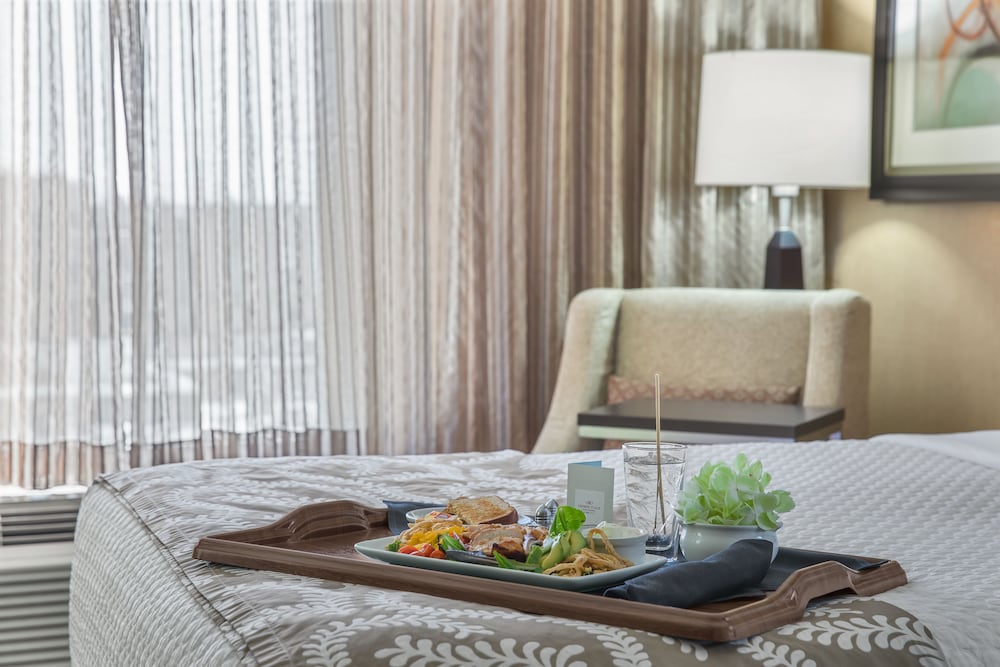 crowne plaza hotel greenville i 385 roper mtn rd by ihg