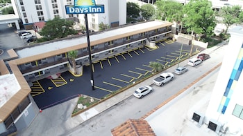 days inn by wyndham san antonio alamo riverwalk