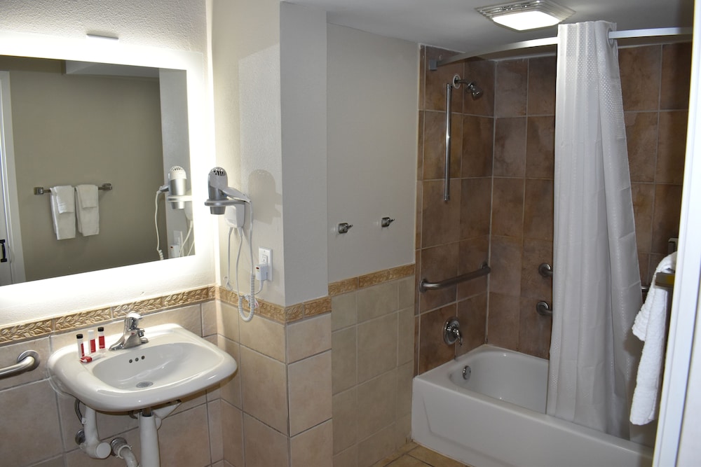 days inn by wyndham san antonio alamo riverwalk