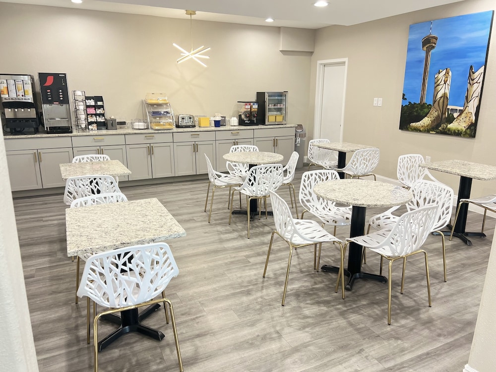 days inn by wyndham san antonio alamo riverwalk