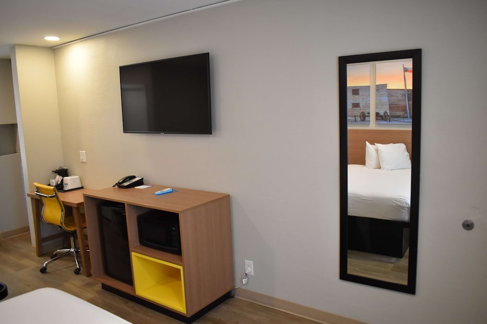 days inn by wyndham san antonio alamo riverwalk