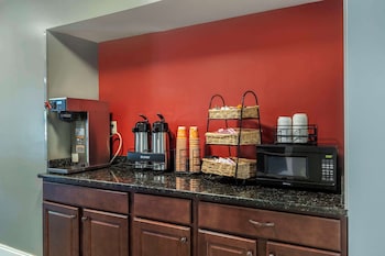 econo lodge and suites greenville